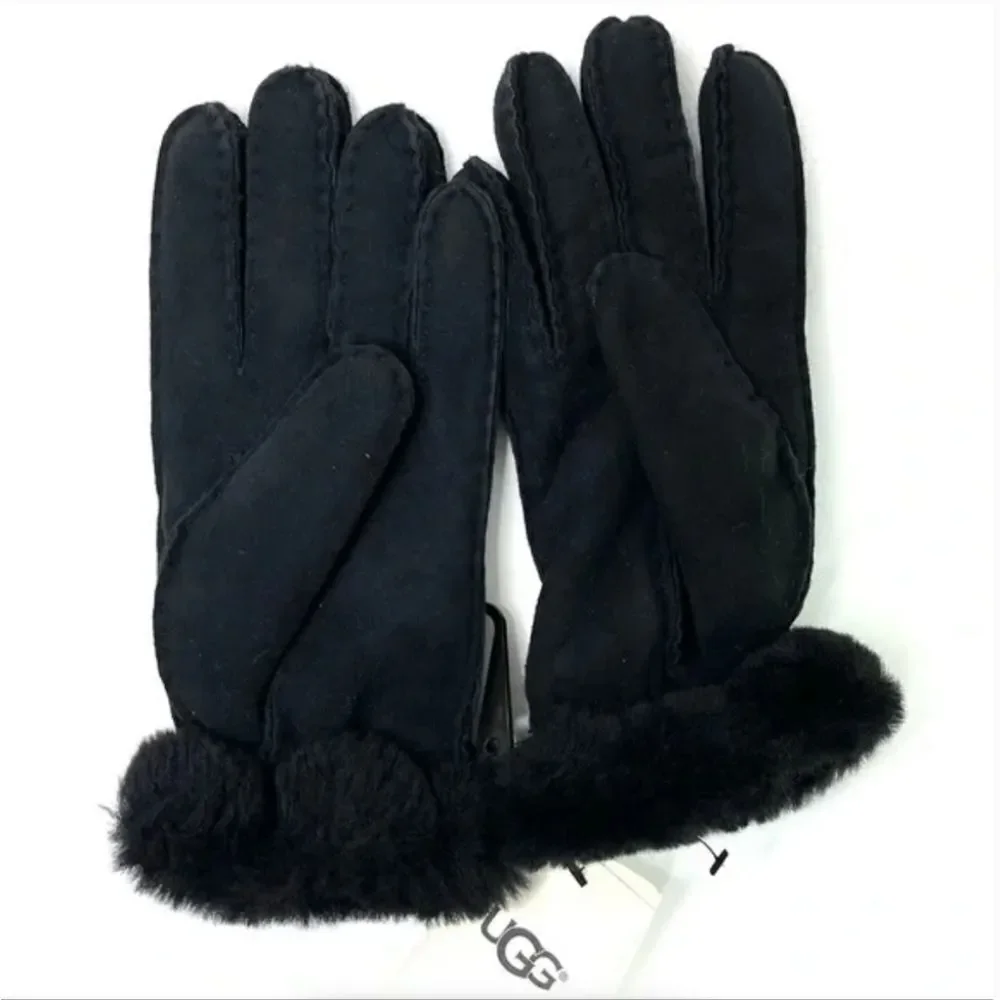 UGG Classic Perforated Genuine Dyed Shearling Gloves Black NEW w tag Size Small
